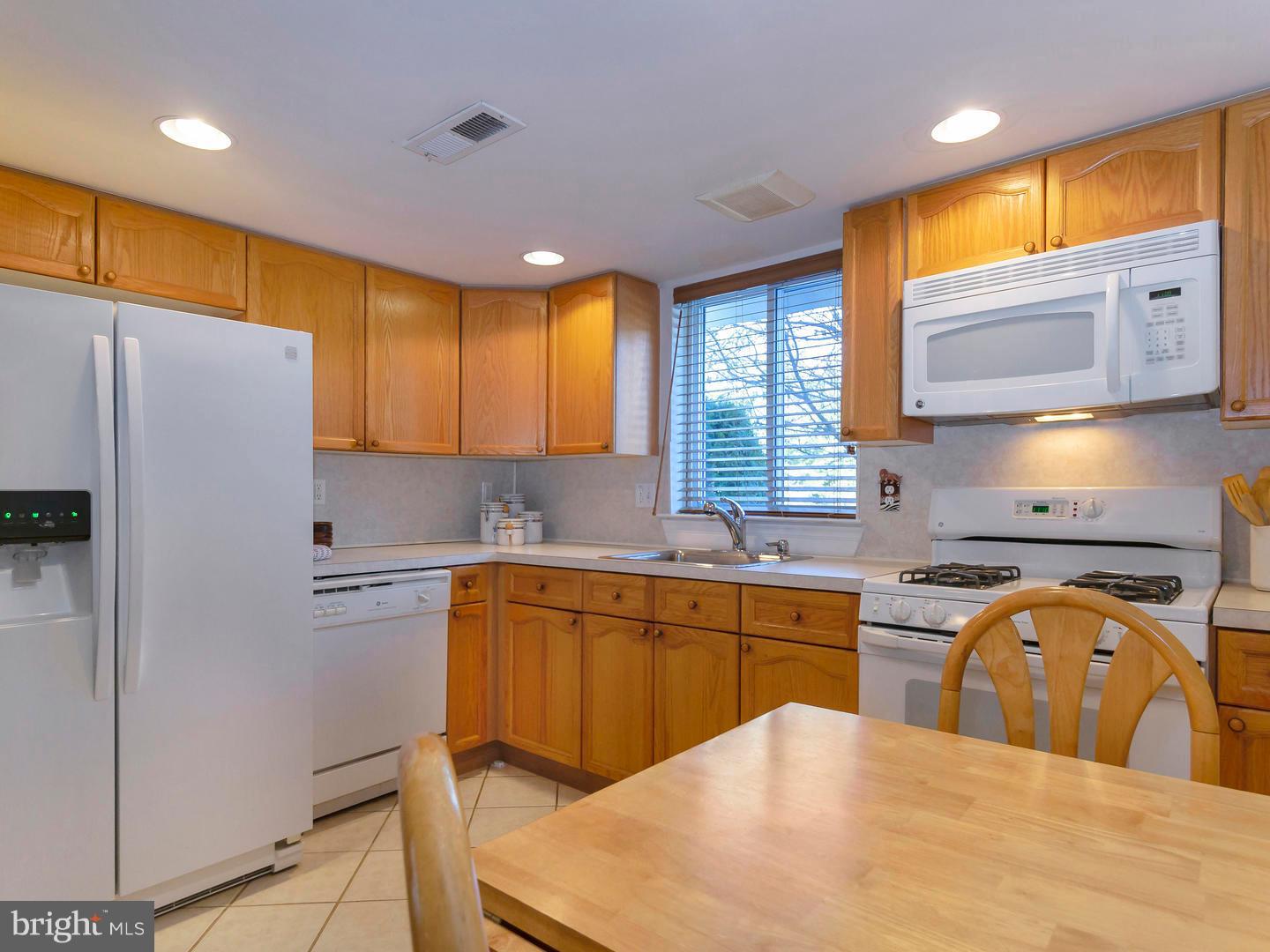 9200 Blue Grass Road, Unit H187 Philadelphia, PA 19114 - Photo 7 of 27 Gallery Image 7