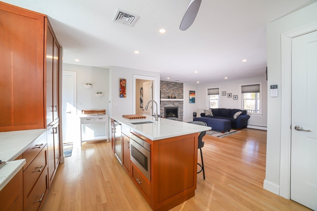 32 S Road Holden, MA 01520 - Photo 8 of 34 Gallery Image 8