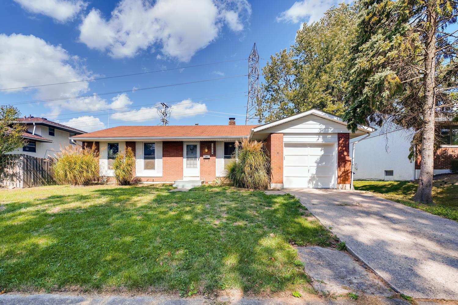 1394 Fullen Road Columbus, OH 43229 - Photo 1 of 28 Gallery Image 1