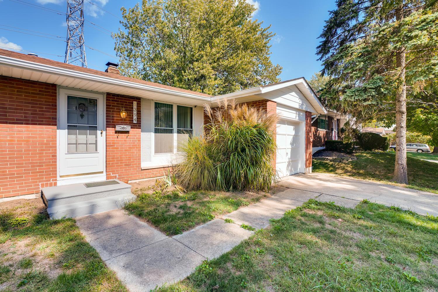 1394 Fullen Road Columbus, OH 43229 - Photo 3 of 28 Gallery Image 3