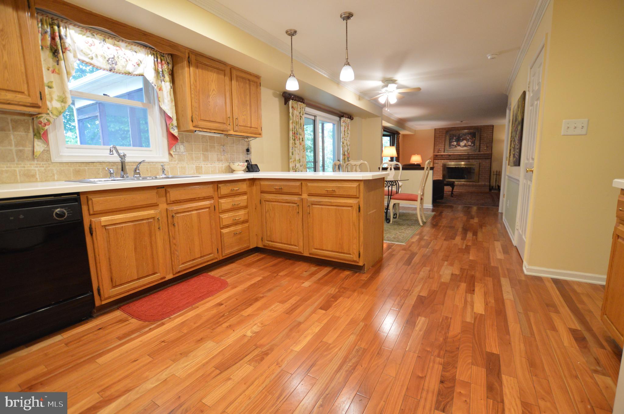 421 Timber Circle Wayne, PA 19087 - Photo 22 of 47 Kitchen