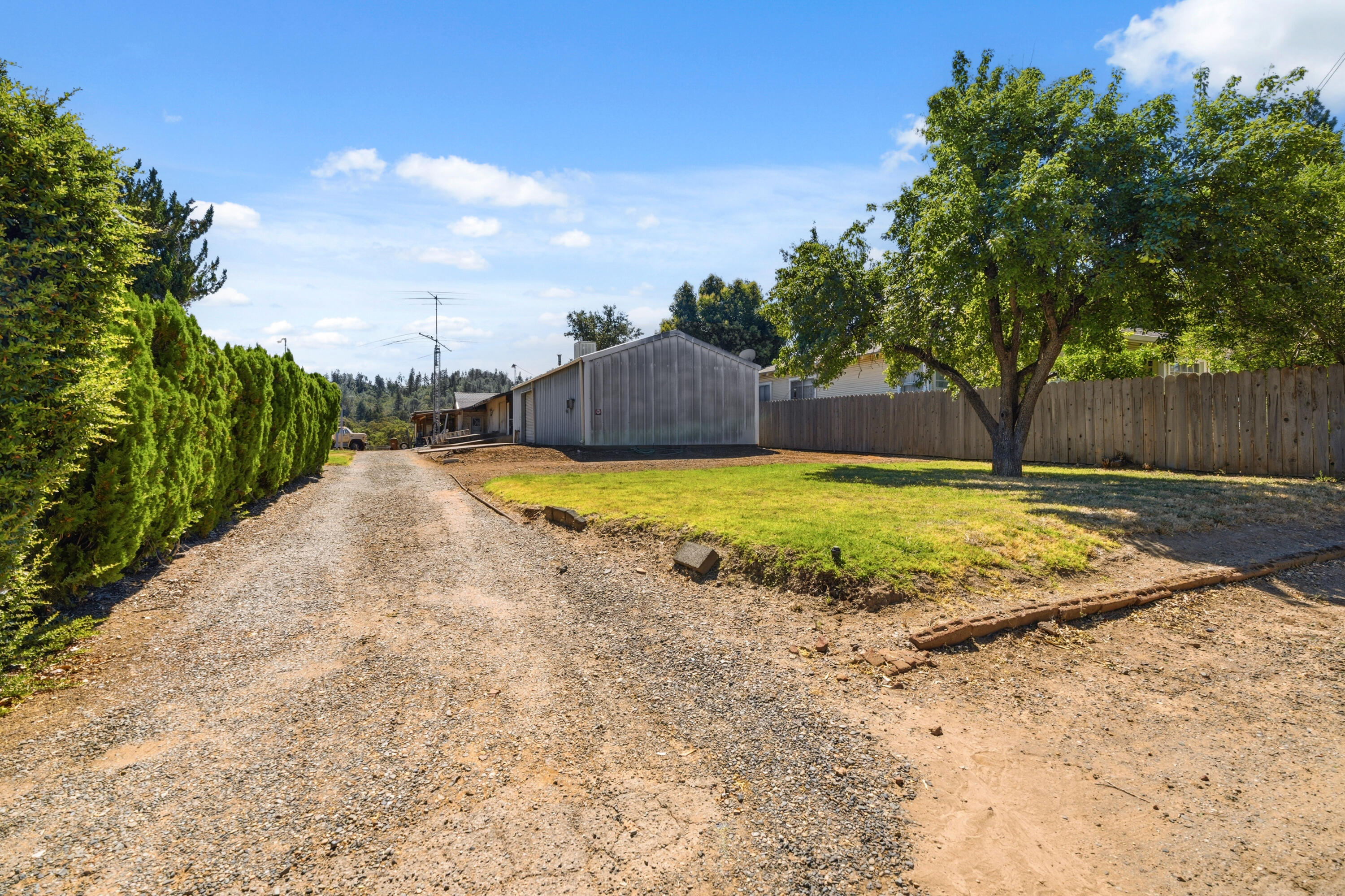 14673 Spring Branch Road Redding, CA 96003 - Photo 26 of 39 TUF07740