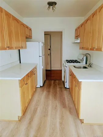 $1,975 | 1 Broad Parkway, Unit 6M, White Plains, NY 10601