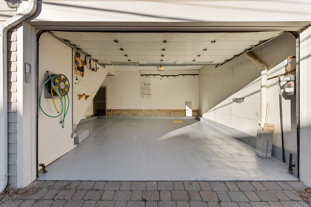 39 Leamington Road, Unit 39 Boston, MA 02135 - Photo 31 of 32 a view of a garage