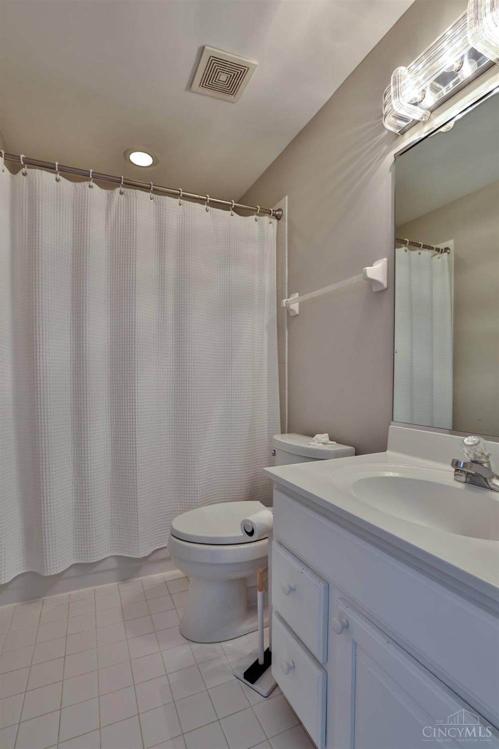 6145 Miami Road Cincinnati, OH 45243 - Photo 29 of 50