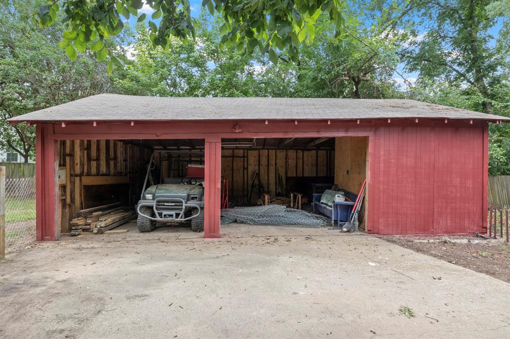 504 East 3rd Street Mount Pleasant, TX 75455 - Photo 27 of 28 a view of a car park in front of house