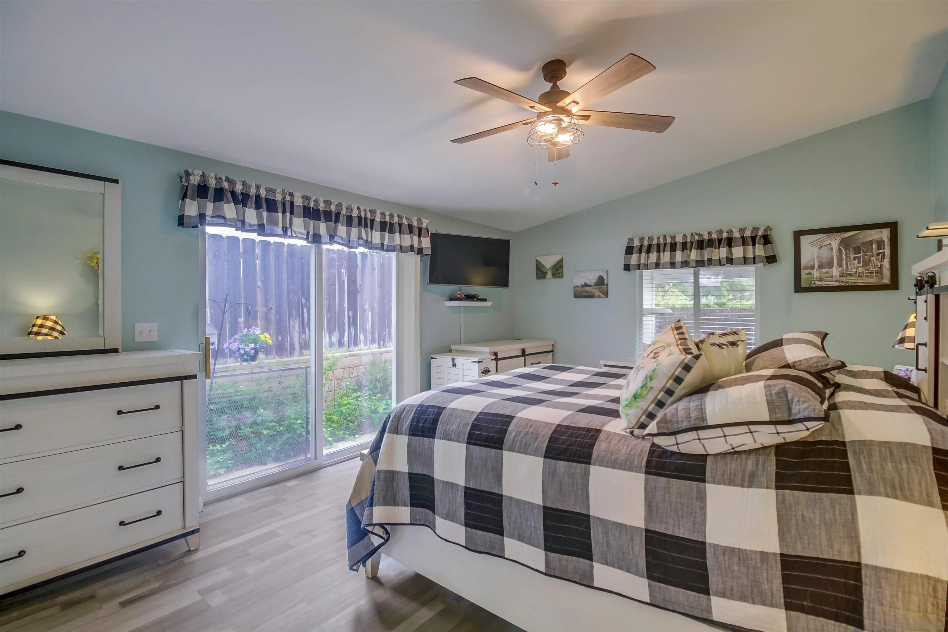 15935 Spring Oaks Road El Cajon, CA 92021 - Photo 29 of 66 Gallery Image 29