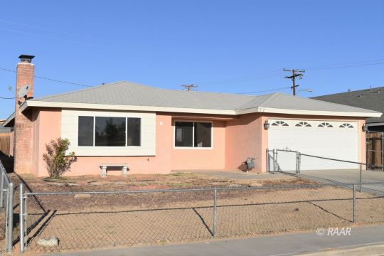 917 South McCall Street Ridgecrest, CA 93555 - Photo 2 of 25