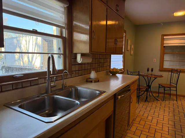 $199,900 | 1633 Crescent Beloit Wi 53511, Beloit, WI 53511