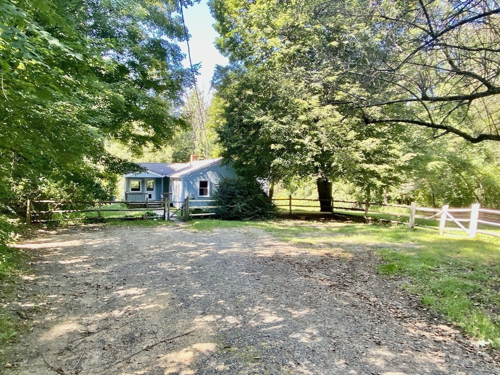 520 Southbridge Road Warren, MA 01585 - Photo 3 of 29