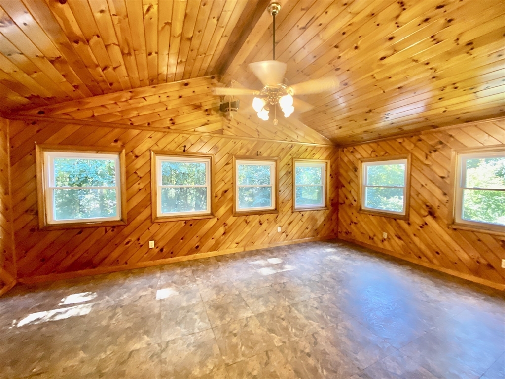 520 Southbridge Road Warren, MA 01585 - Photo 6 of 29