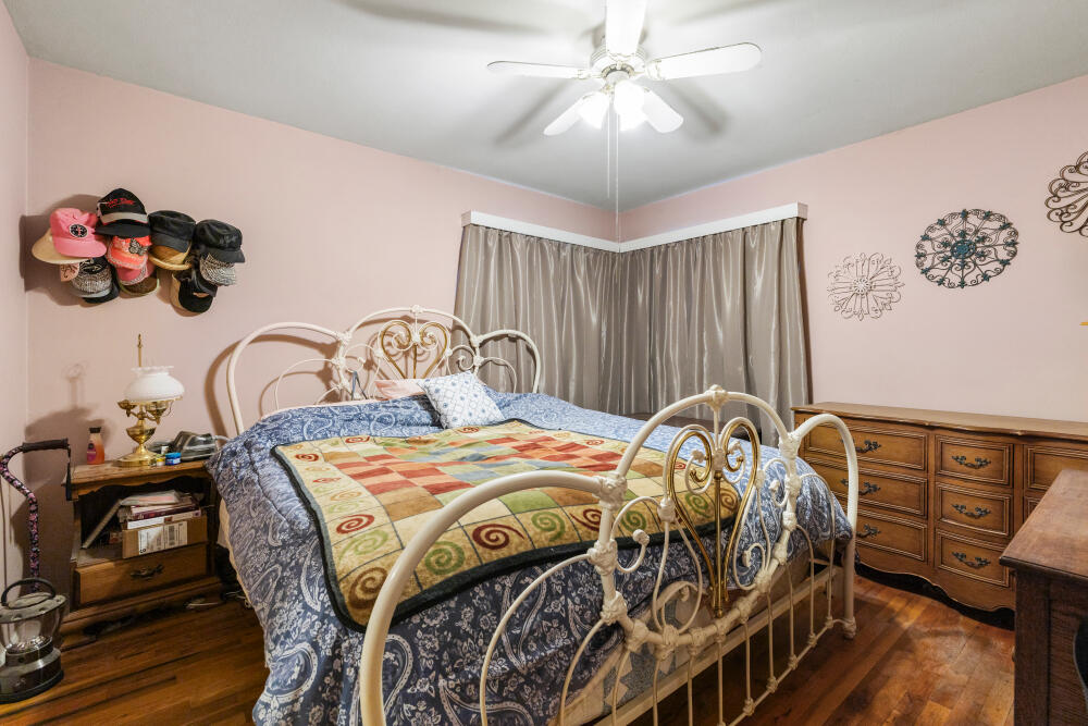 1460 Joe Wright Road Klamath Falls, OR 97603 - Photo 32 of 78 1460JoeWrightRdInterior-22