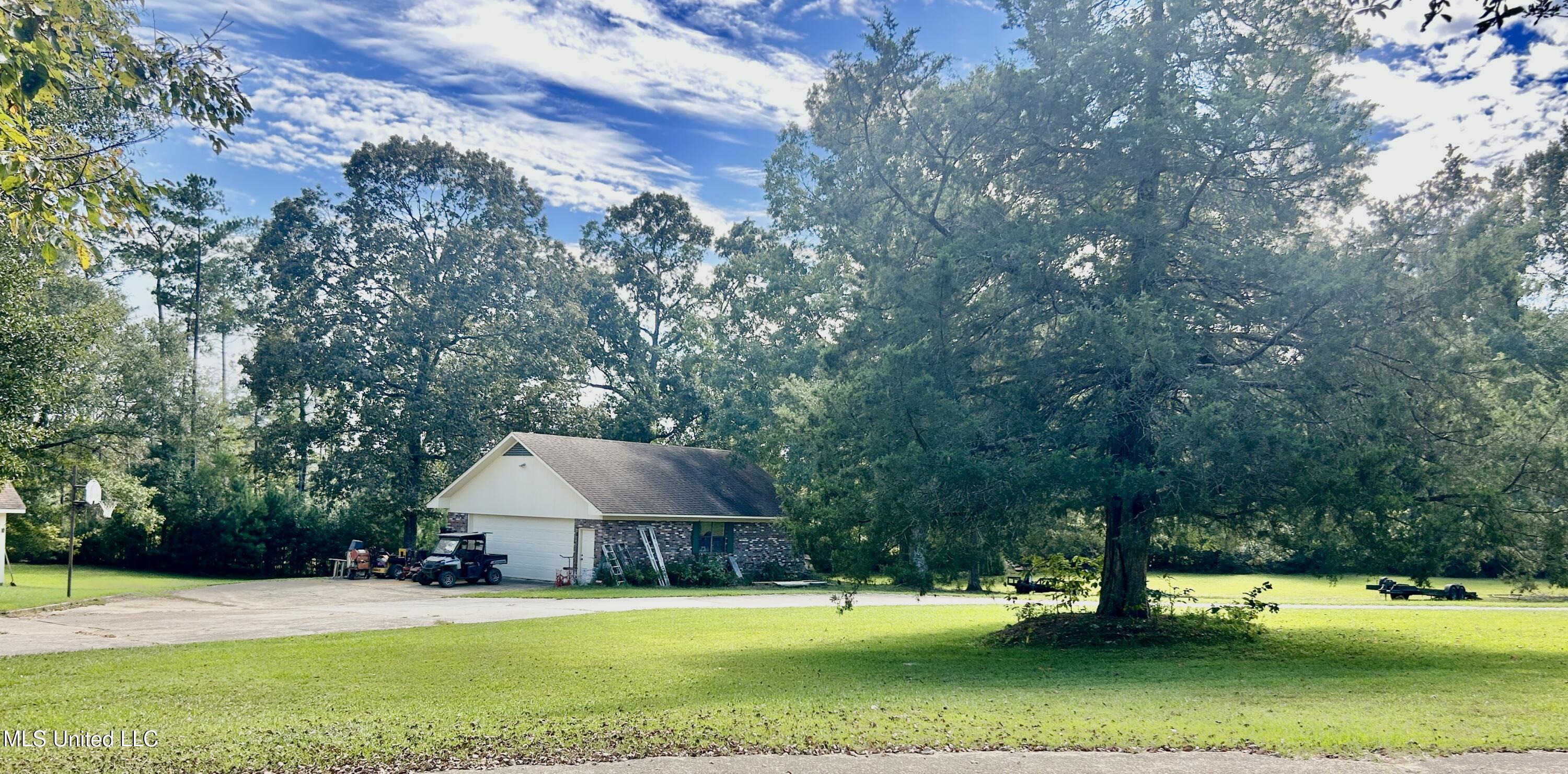 1184 Hawthorne Drive McComb, MS 39648 - Photo 4 of 39 IMG_6401