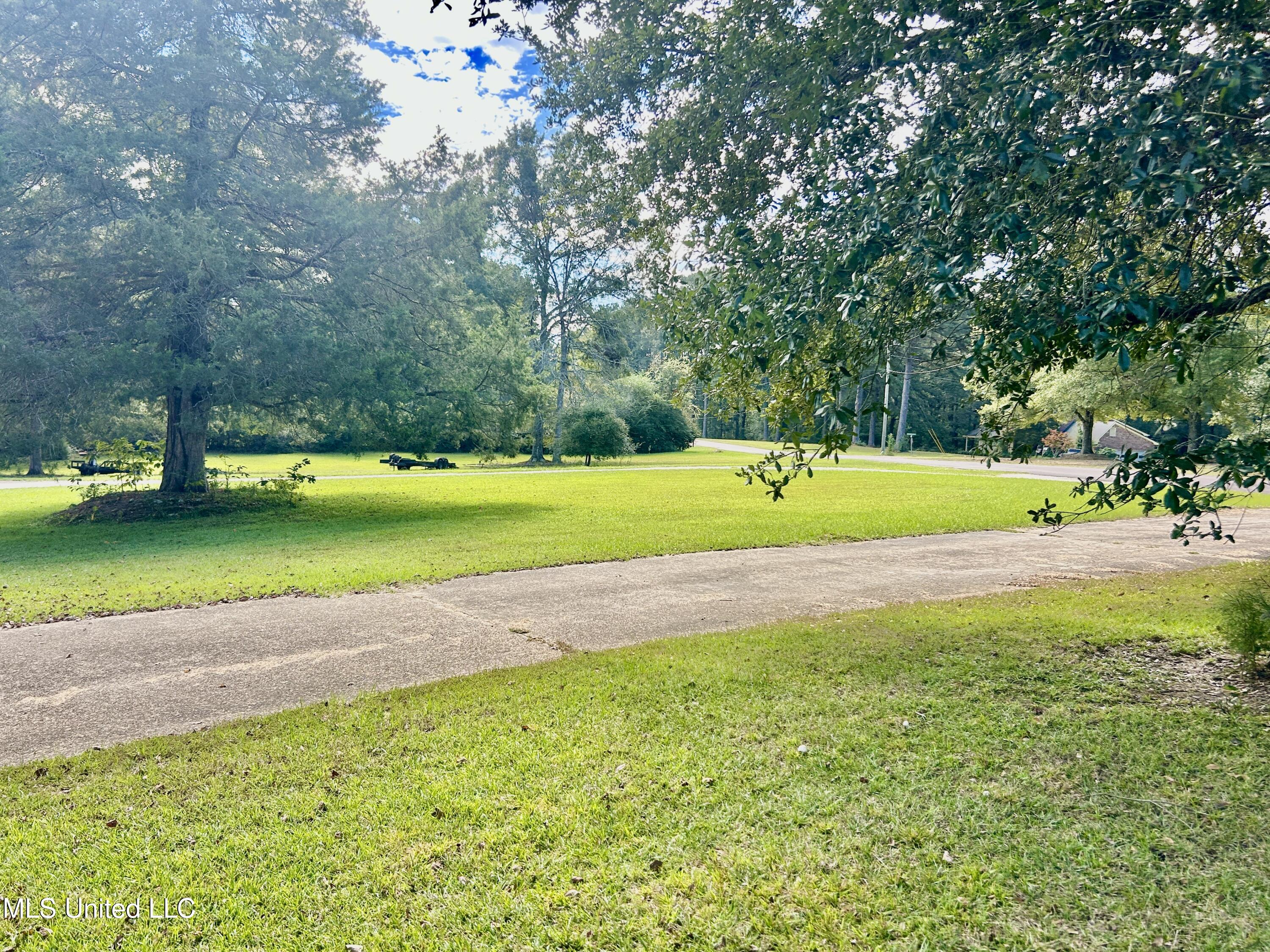 1184 Hawthorne Drive McComb, MS 39648 - Photo 5 of 39 IMG_6402