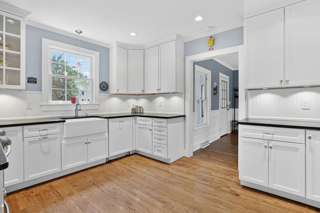 102 Miller Street Ludlow, MA 01056 - Photo 8 of 41