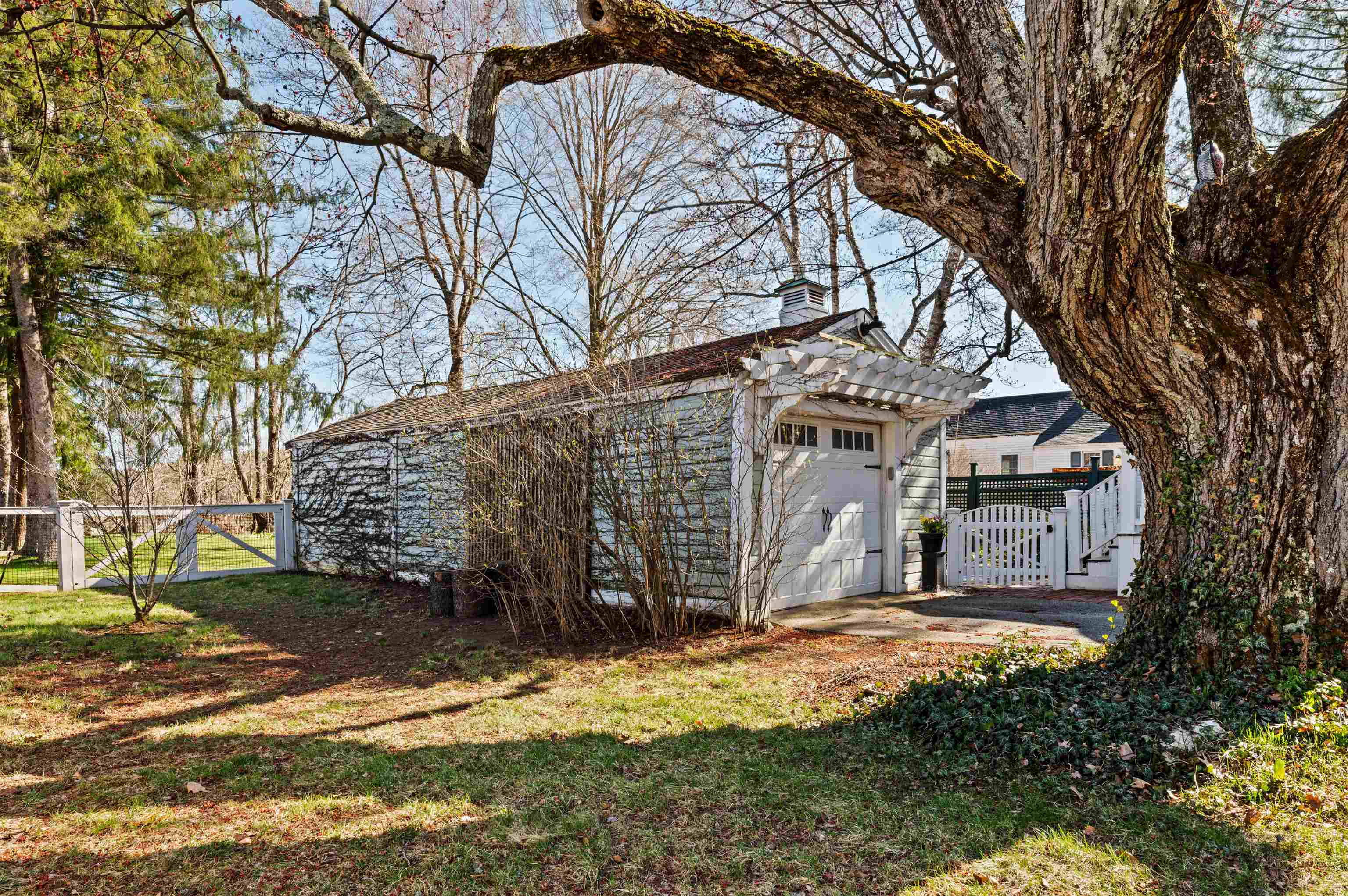 46 Linden Street Exeter, NH 03833 - Photo 3 of 42