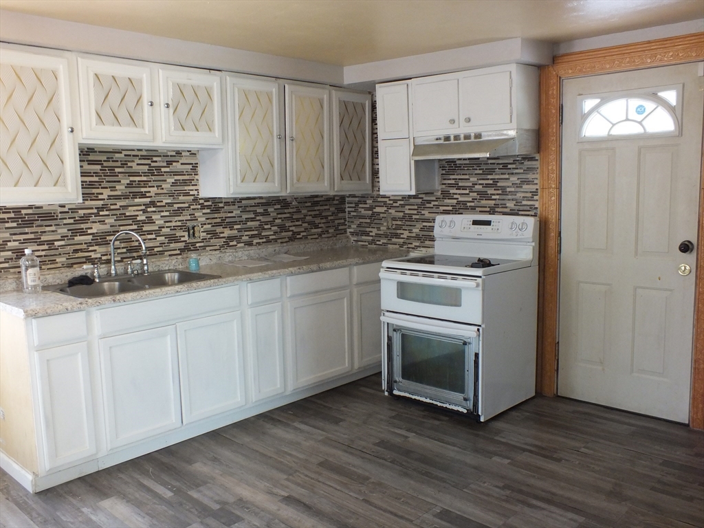 241 Tyler Street Springfield, MA 01109 - Photo 2 of 23