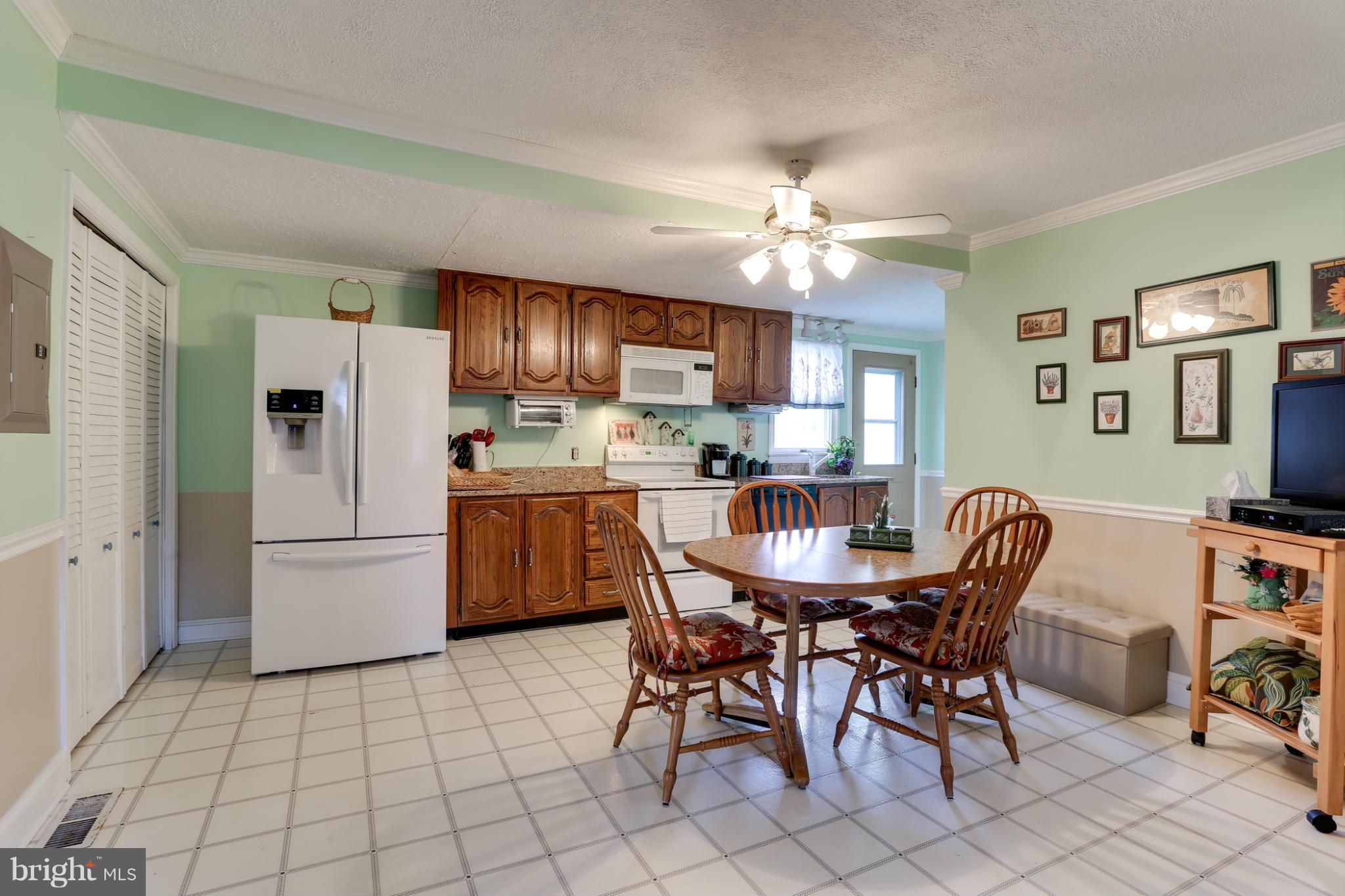 927 Waters Avenue Fallston, MD 21047 - Photo 2 of 27 Kitchen