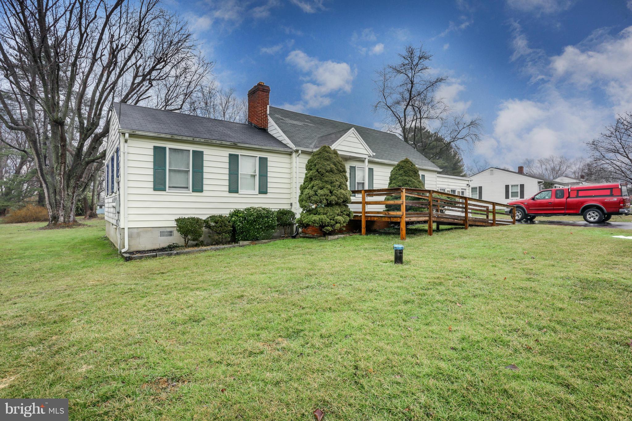 927 Waters Avenue Fallston, MD 21047 - Photo 6 of 27 Exterior (Front)
