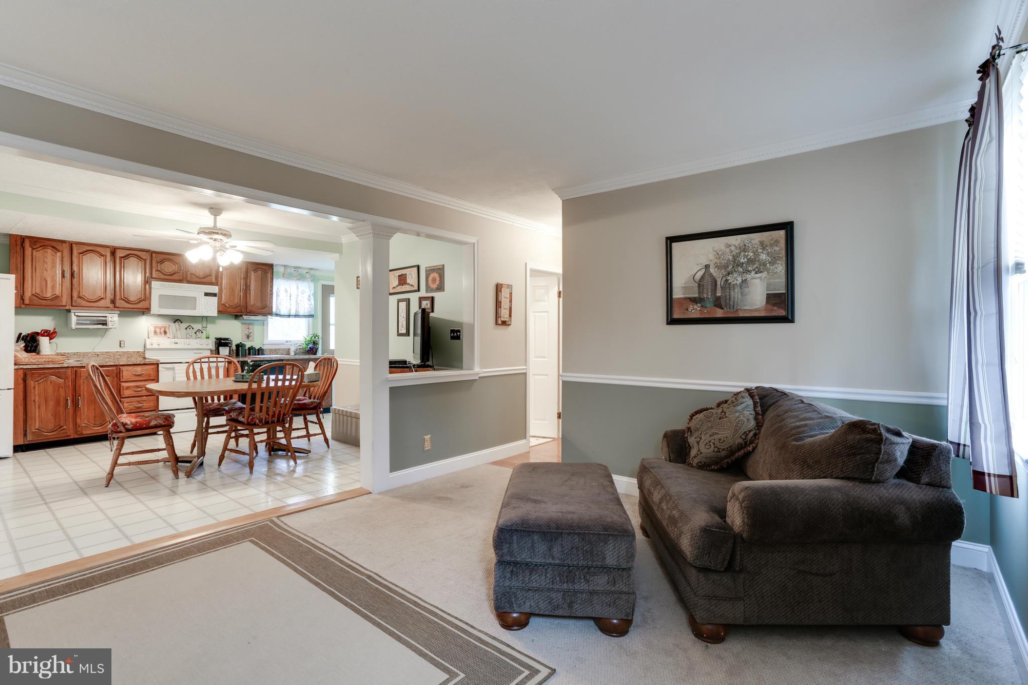 927 Waters Avenue Fallston, MD 21047 - Photo 8 of 27 Living Room