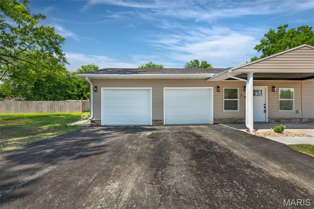 503 West Chestnut Street Gillespie, IL 62033 - Photo 5 of 41