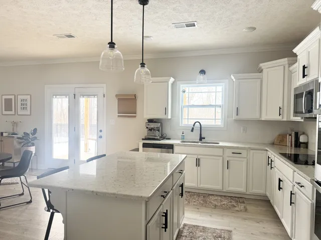 $2,800 | 958 Alton Drive, Clarksville, TN 37043