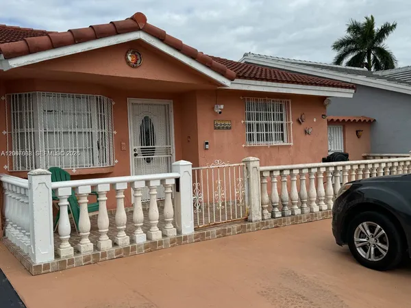 $529,900 | 8805 Northwest 113th Street, Hialeah Gardens, FL 33018