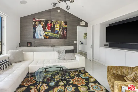 $4,500,000 | 1377 Miller Place, Los Angeles, CA 90069