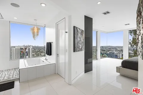 $4,500,000 | 1377 Miller Place, Los Angeles, CA 90069