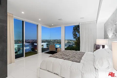 $4,500,000 | 1377 Miller Place, Los Angeles, CA 90069