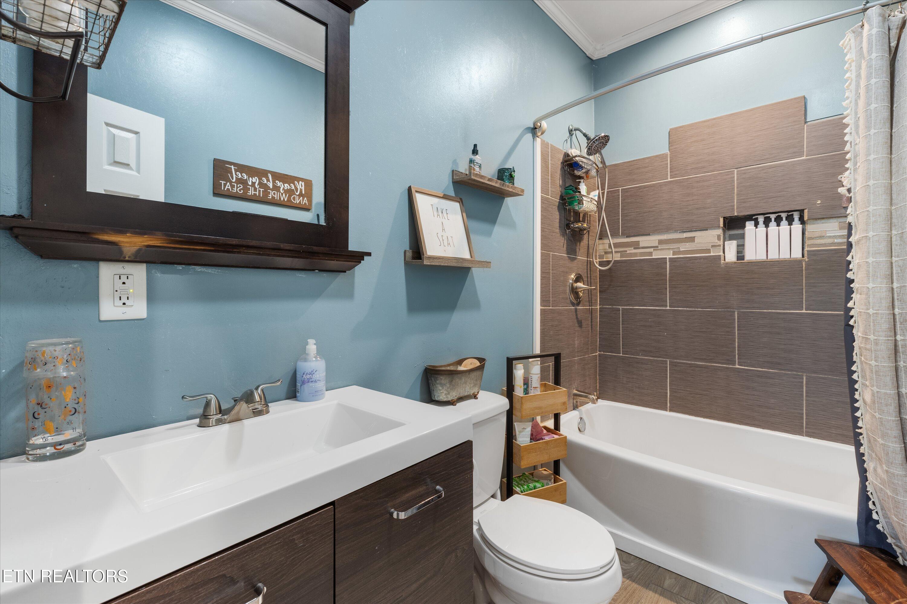 1842 Chapel Road Sevierville, TN 37876 - Photo 15 of 31 Bathroom