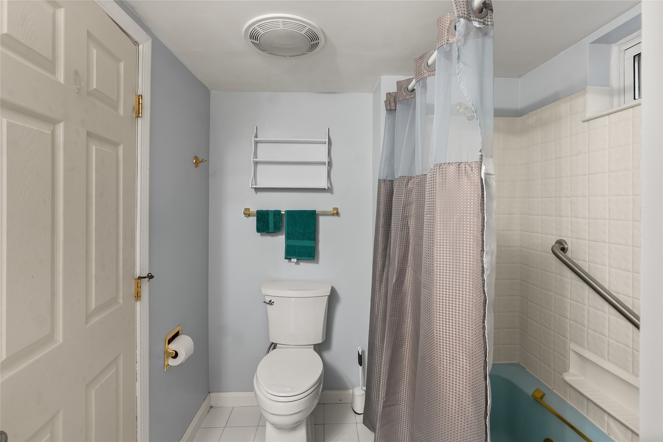 611 Rondeau Drive Erie, PA 16505 - Photo 37 of 38 Basement Full Bath
