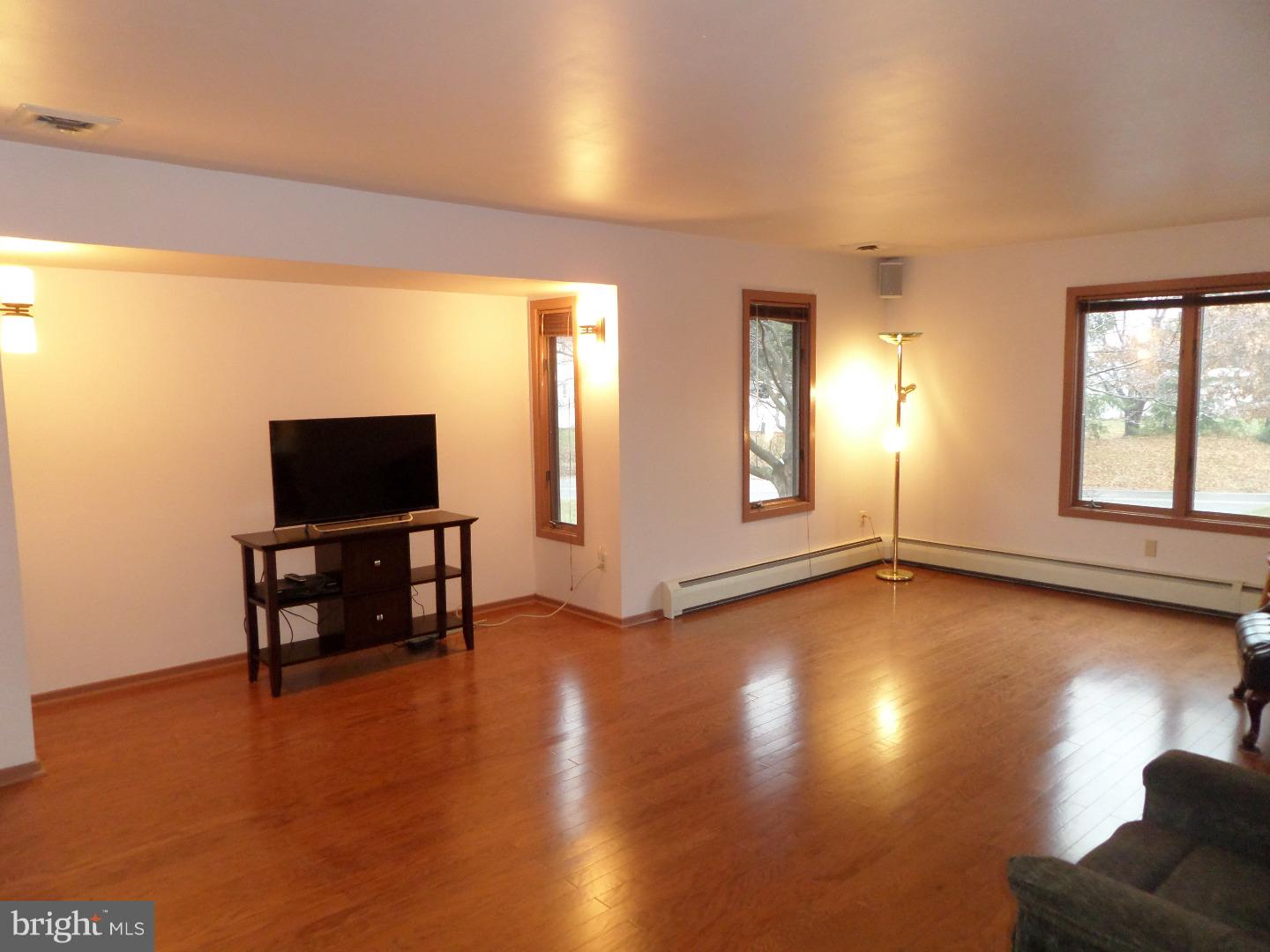 81 Line Road Trenton, NJ 08690 - Photo 14 of 24 Family Room
