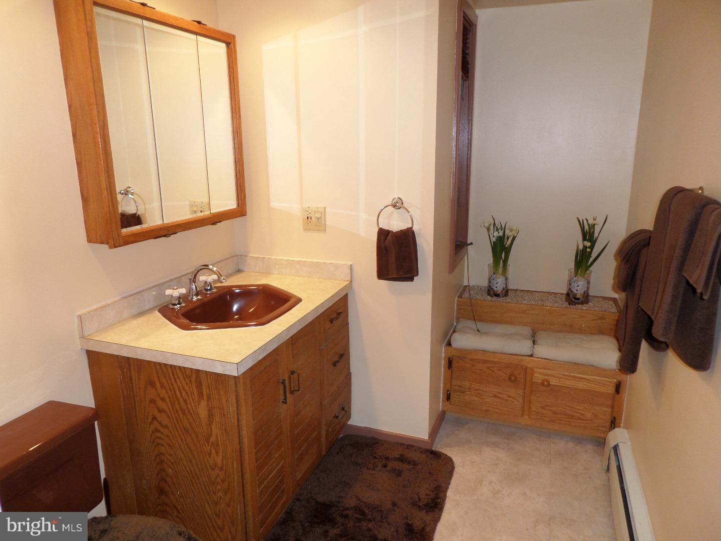 81 Line Road Trenton, NJ 08690 - Photo 15 of 24 Bathroom