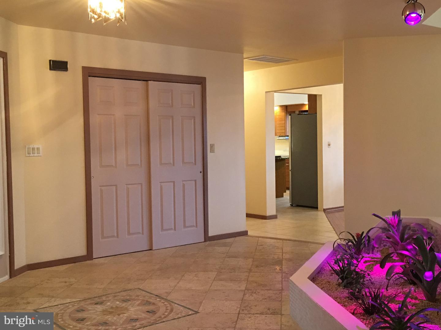 81 Line Road Trenton, NJ 08690 - Photo 6 of 24 Foyer
