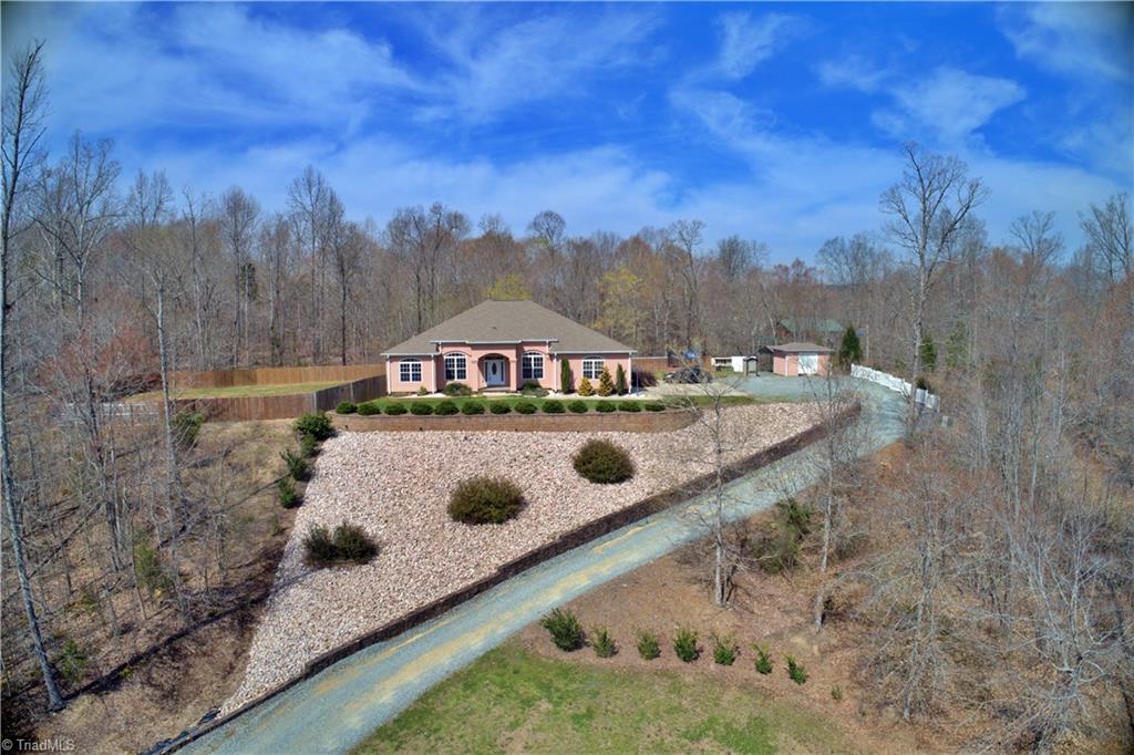 293 Winding Ridge Lane Lexington, NC 27292 - Photo 2 of 27 Gallery Image 2