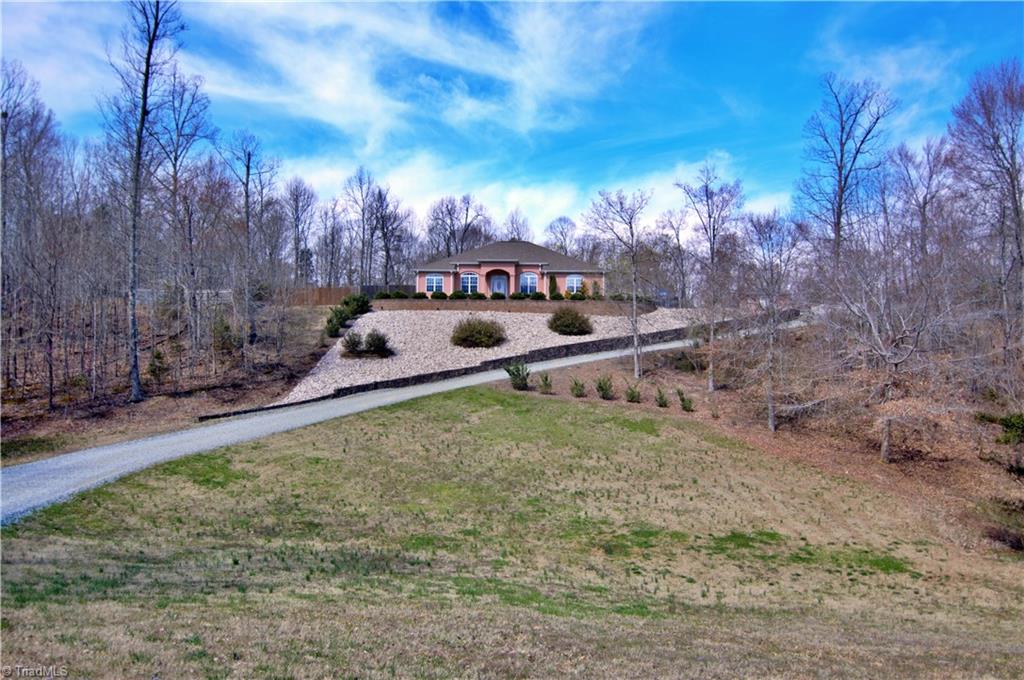 293 Winding Ridge Lane Lexington, NC 27292 - Photo 4 of 27 Gallery Image 4