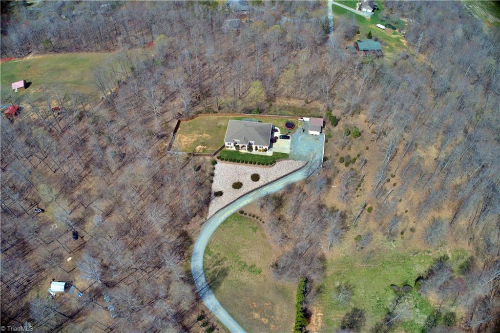 293 Winding Ridge Lane Lexington, NC 27292 - Photo 5 of 27 Gallery Image 5
