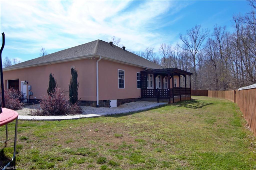 293 Winding Ridge Lane Lexington, NC 27292 - Photo 10 of 27 Gallery Image 10