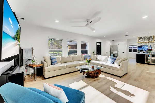 $10,000 | 707 West Boulevard Chatelaine, Delray Beach, FL 33445