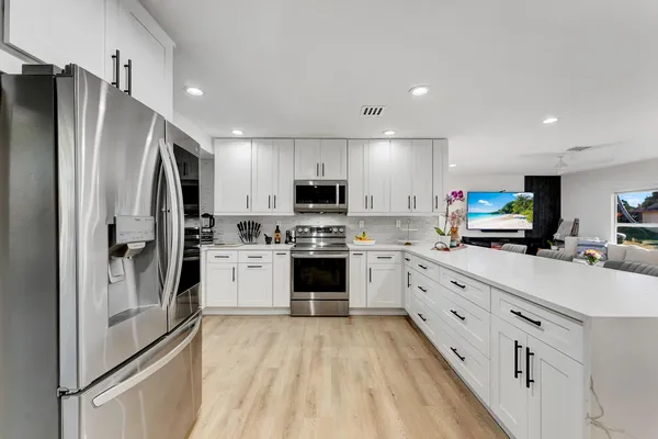 $10,000 | 707 West Boulevard Chatelaine, Delray Beach, FL 33445