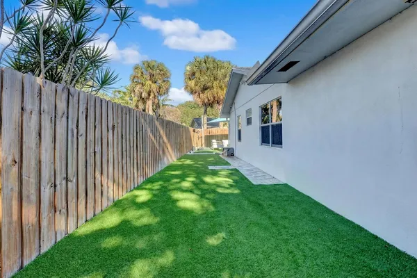 $10,000 | 707 West Boulevard Chatelaine, Delray Beach, FL 33445