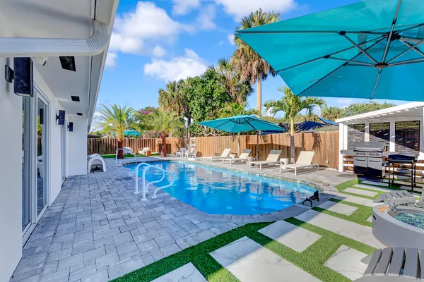 $10,000 | 707 West Boulevard Chatelaine, Delray Beach, FL 33445