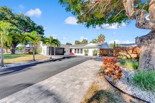 $10,000 | 707 West Boulevard Chatelaine, Delray Beach, FL 33445