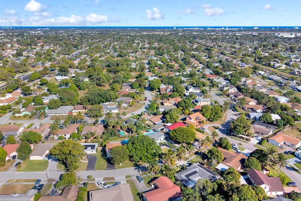 $10,000 | 707 West Boulevard Chatelaine, Delray Beach, FL 33445