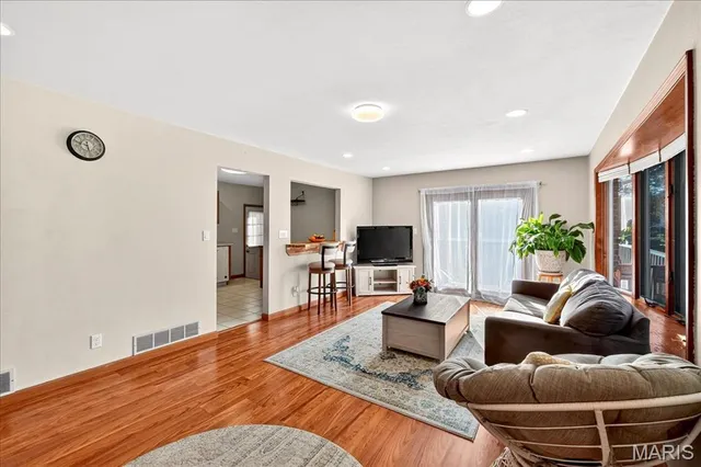 $244,900 | 430 North Kaempf Street, Columbia, IL 62236