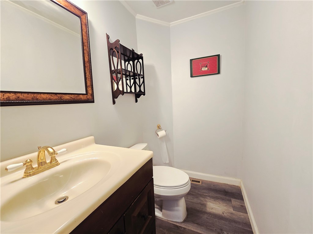 136 Gregory Street Rochester, NY 14620 - Photo 15 of 50