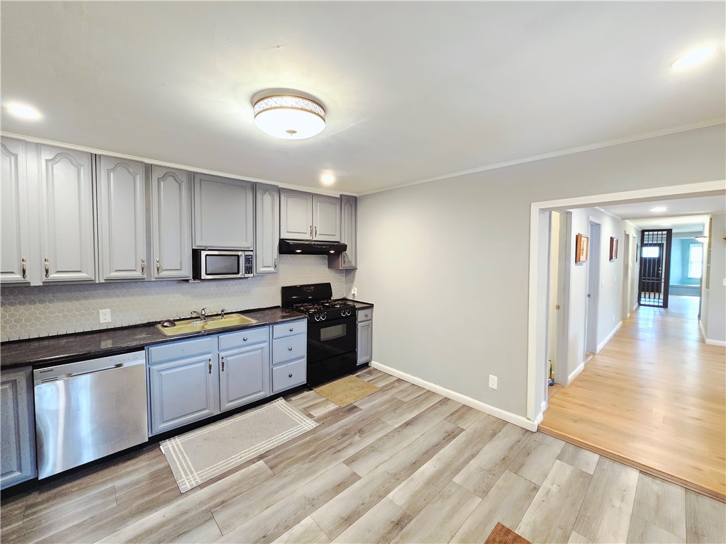 136 Gregory Street Rochester, NY 14620 - Photo 19 of 50