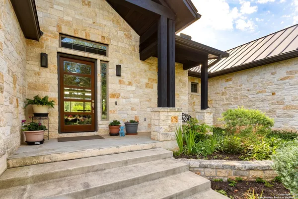 $824,900 | 1257 Magnum, New Braunfels, TX 78132