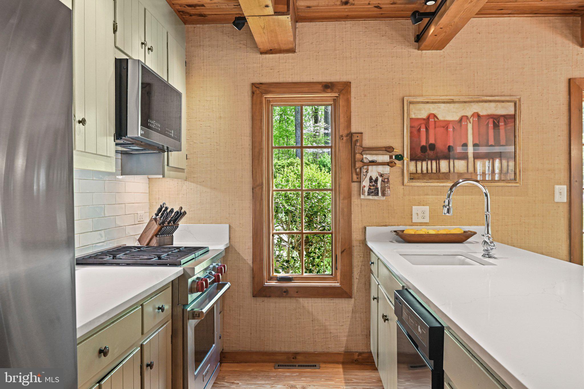 9126 Potomac Ridge Road Great Falls, VA 22066 - Photo 12 of 43